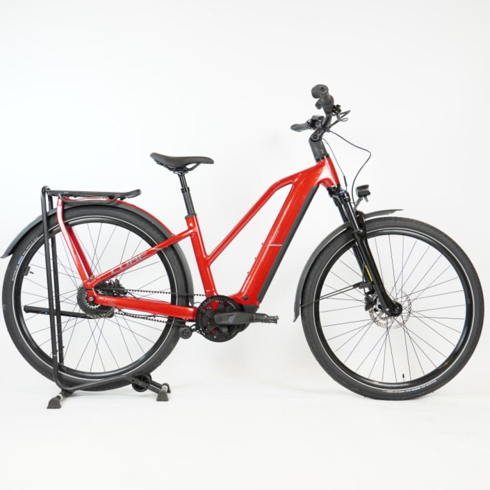 Cube Kathmandu Hybrid Comfort Pro 800 electricred´n´red 2025 Trapeze - RH 46 cm Ausstellungsrad